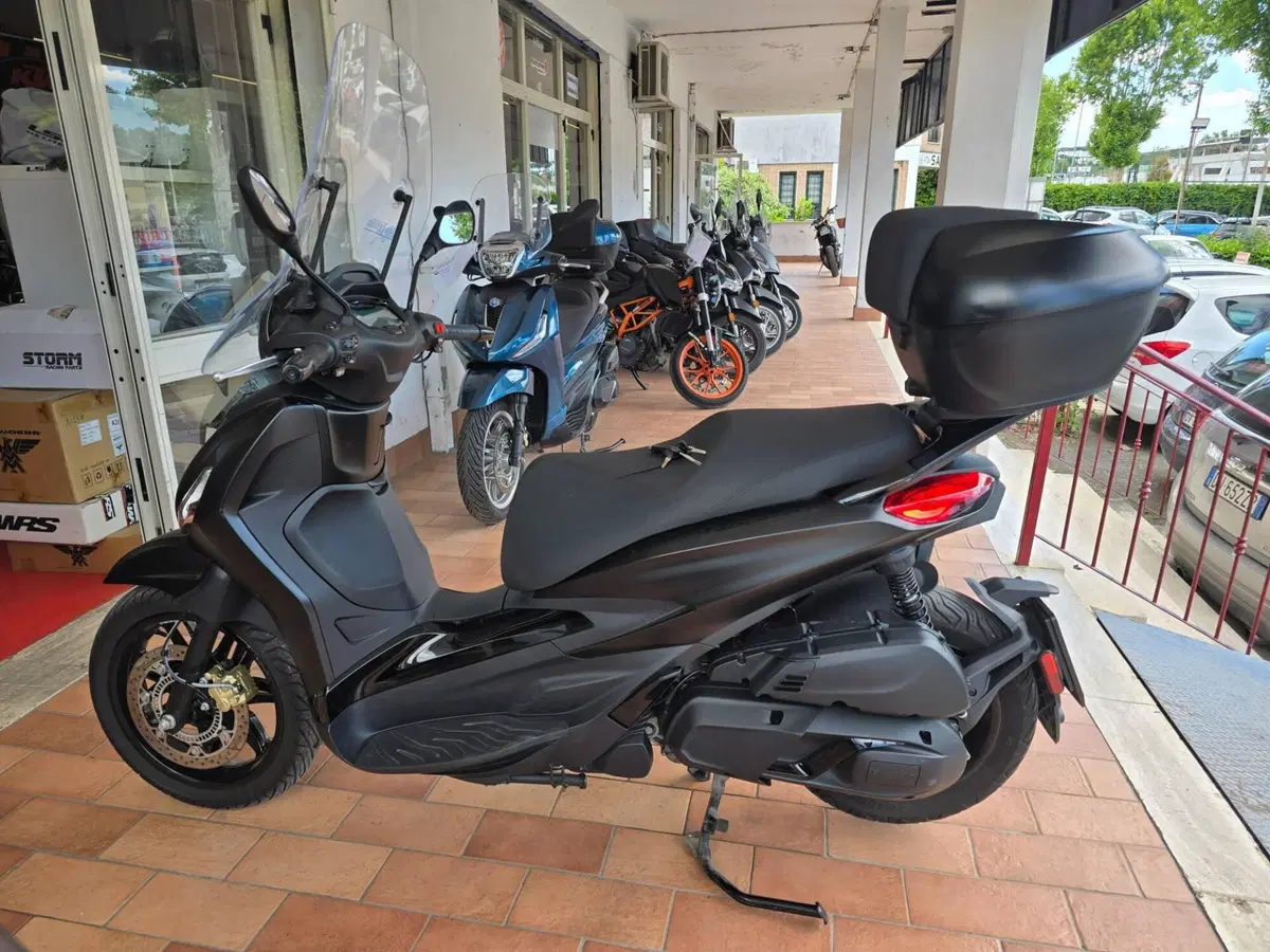 Piaggio Beverly 400 ABS-ASR (2021 - 24) (2)