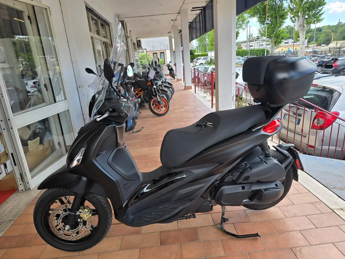 Piaggio Beverly 400 ABS-ASR (2021 - 24) (4)