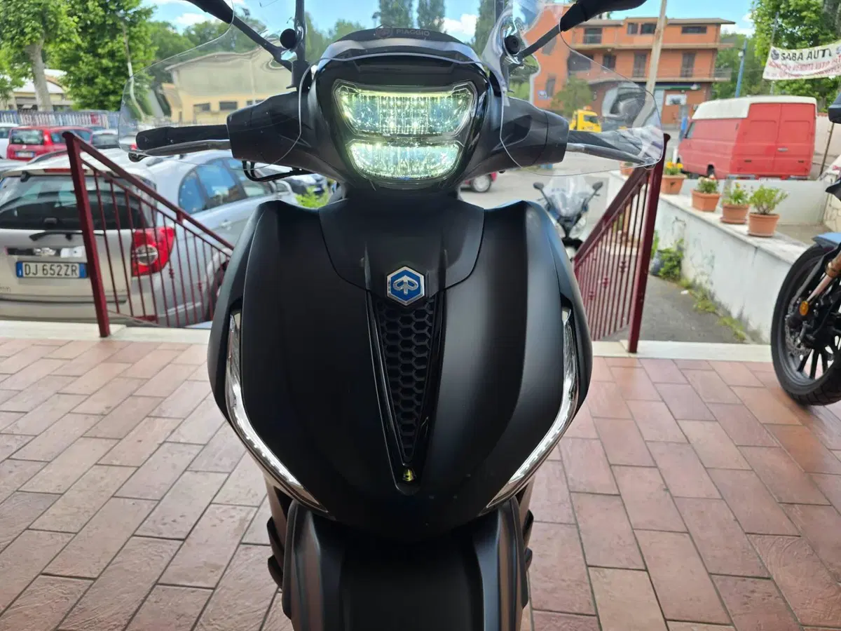Piaggio Beverly 400 ABS-ASR (2021 - 24) (7)