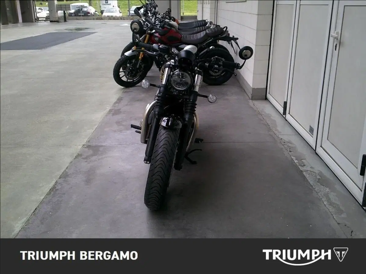 Triumph Bonneville Bobber 1200 Icon Edition (2025 - 26) (5)