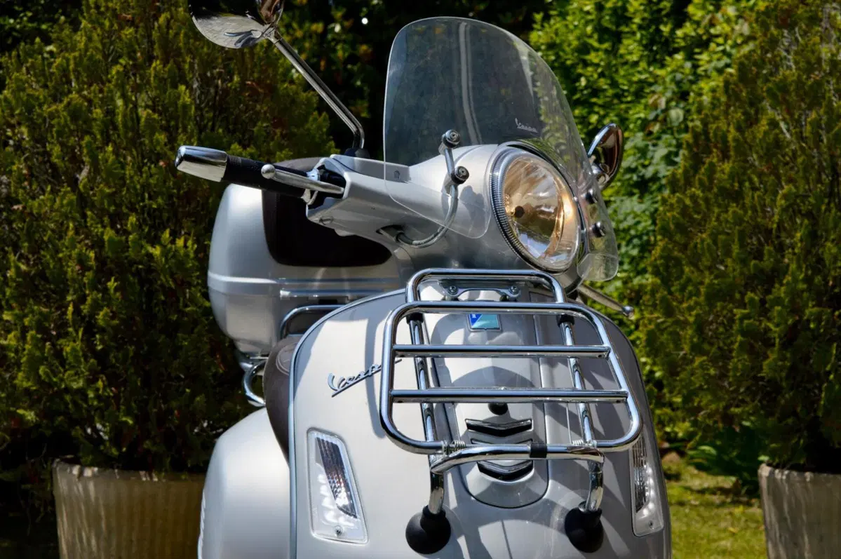 Vespa GTS 300 Touring ABS (2017 - 19) (2)