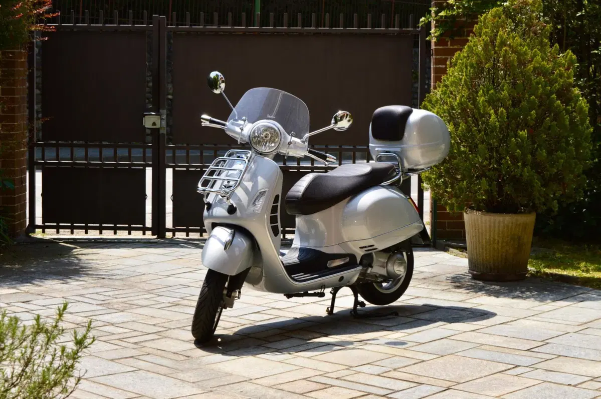 Vespa GTS 300 Touring ABS (2017 - 19) (3)