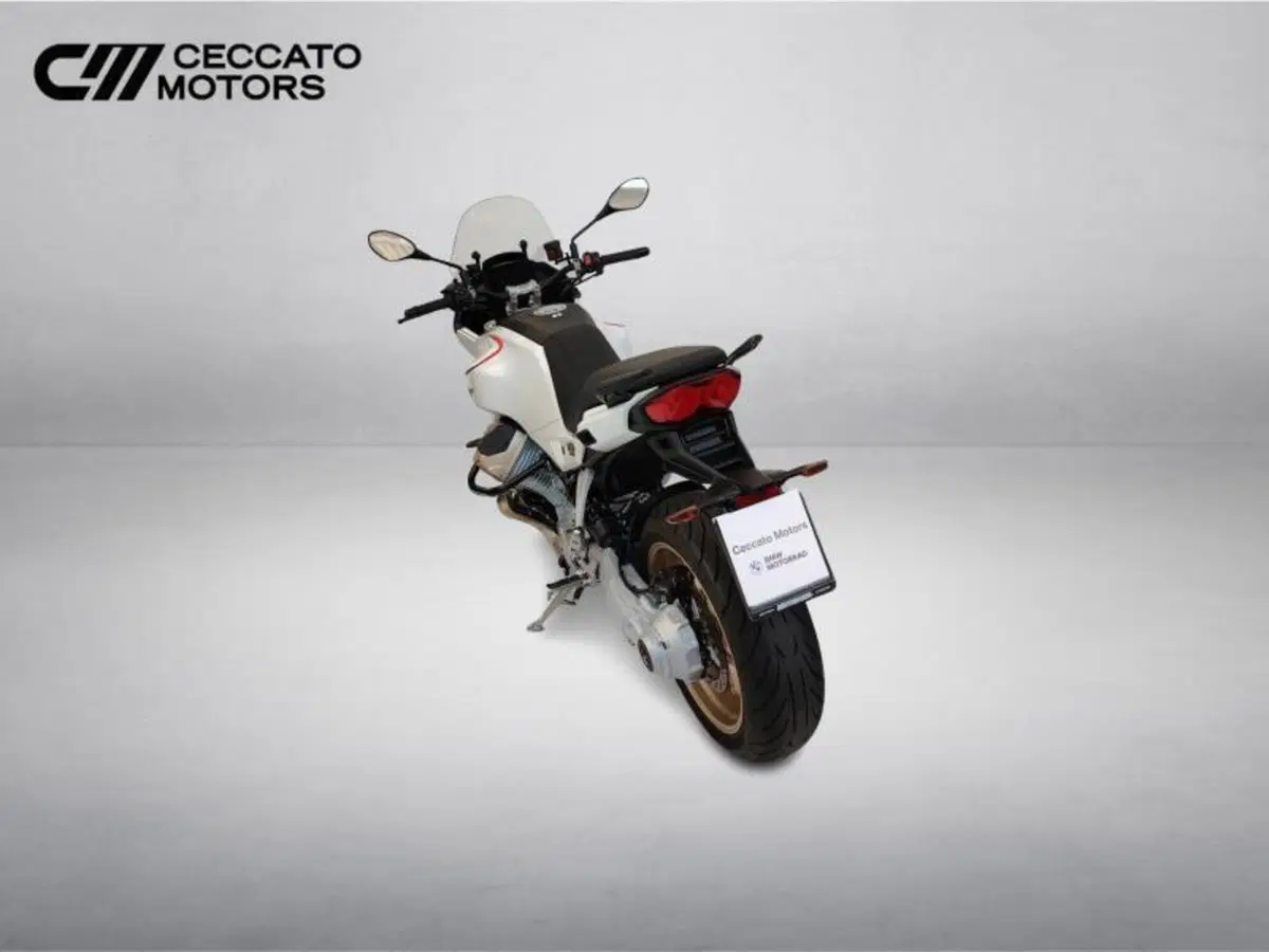Moto Guzzi V100 Mandello (2022 - 24) (6)