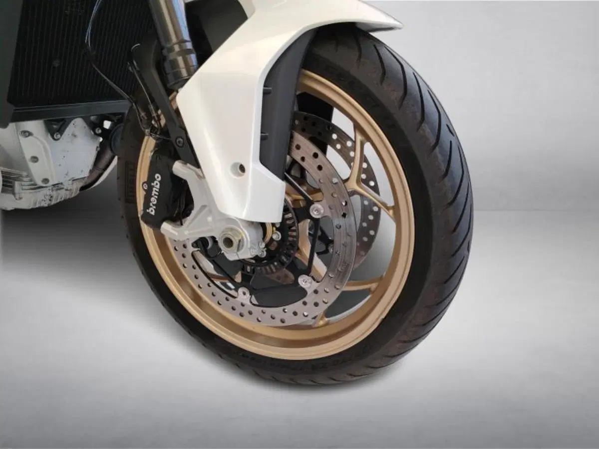 Moto Guzzi V100 Mandello (2022 - 24) (15)
