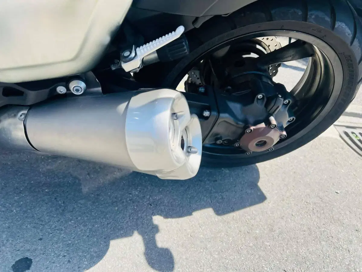 Yamaha VMAX (2008 - 17) (4)