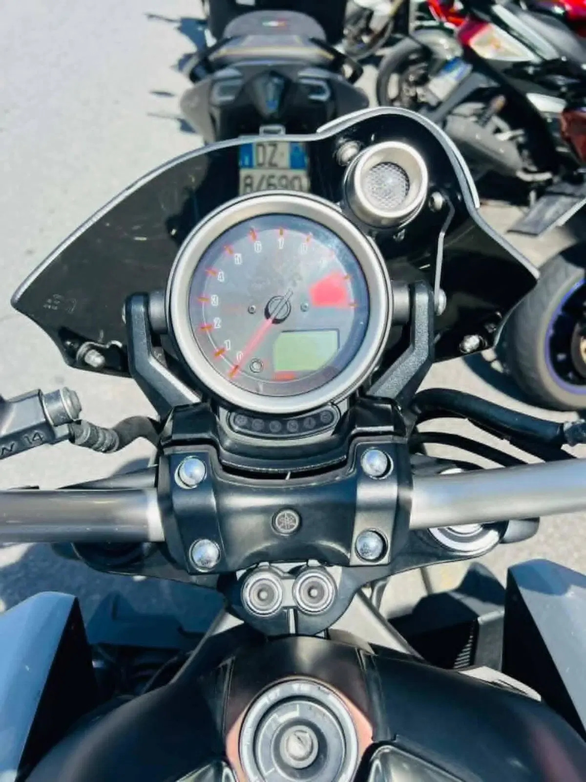 Yamaha VMAX (2008 - 17) (7)