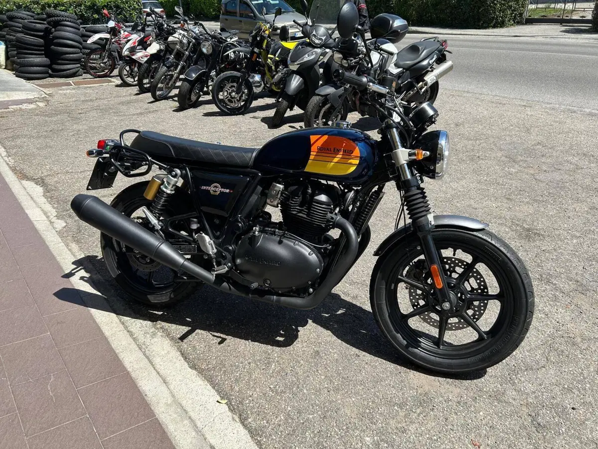 Royal Enfield Interceptor 650 (2021 - 26) (2)