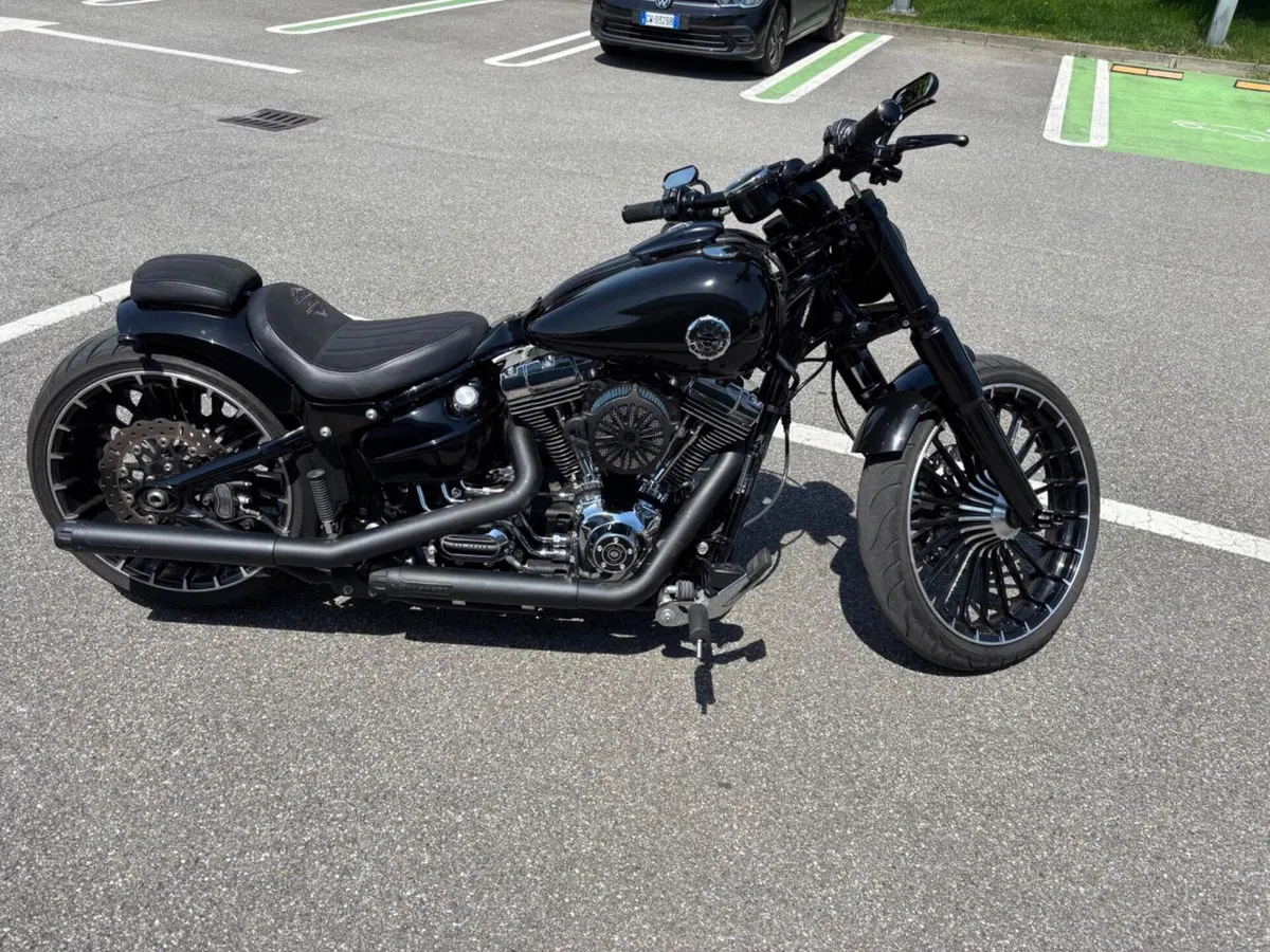Harley-Davidson 1690 Breakout (2013 - 17) - FXSB (2)