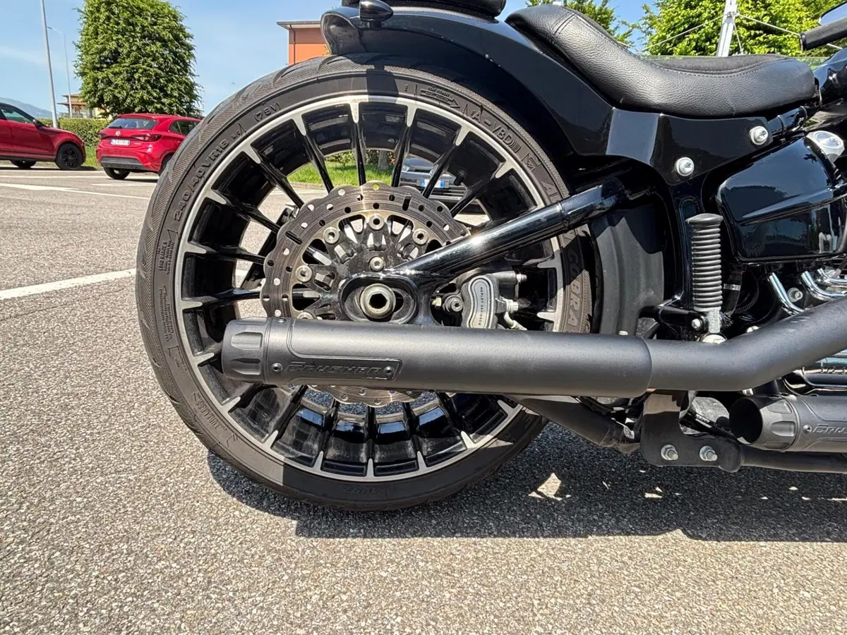 Harley-Davidson 1690 Breakout (2013 - 17) - FXSB (8)