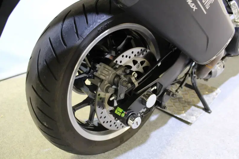 Yamaha T-Max 560 Tech Max (2025 - 26) (6)