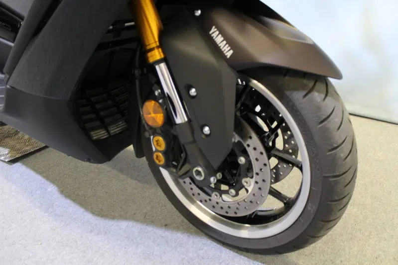 Yamaha T-Max 560 Tech Max (2025 - 26) (8)