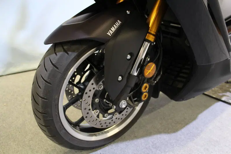 Yamaha T-Max 560 Tech Max (2025 - 26) (15)