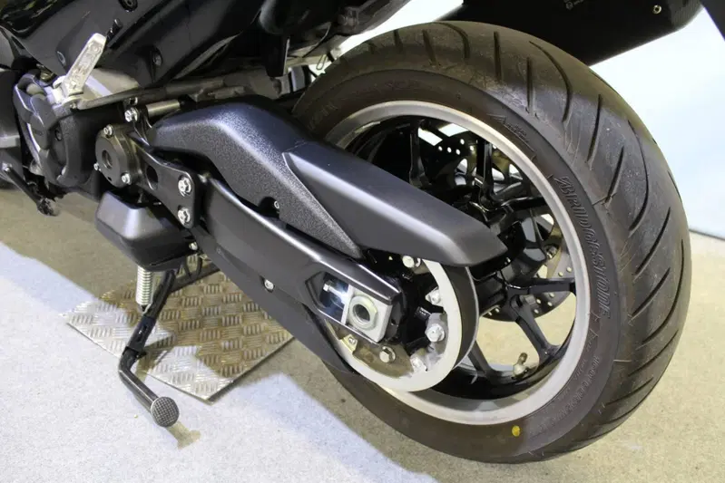Yamaha T-Max 560 Tech Max (2025 - 26) (16)