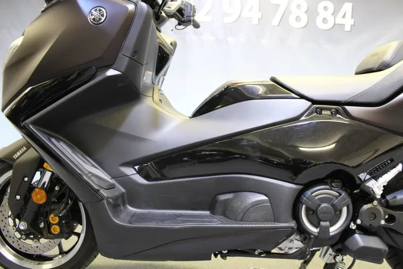 Yamaha T-Max 560 Tech Max (2025 - 26) (17)