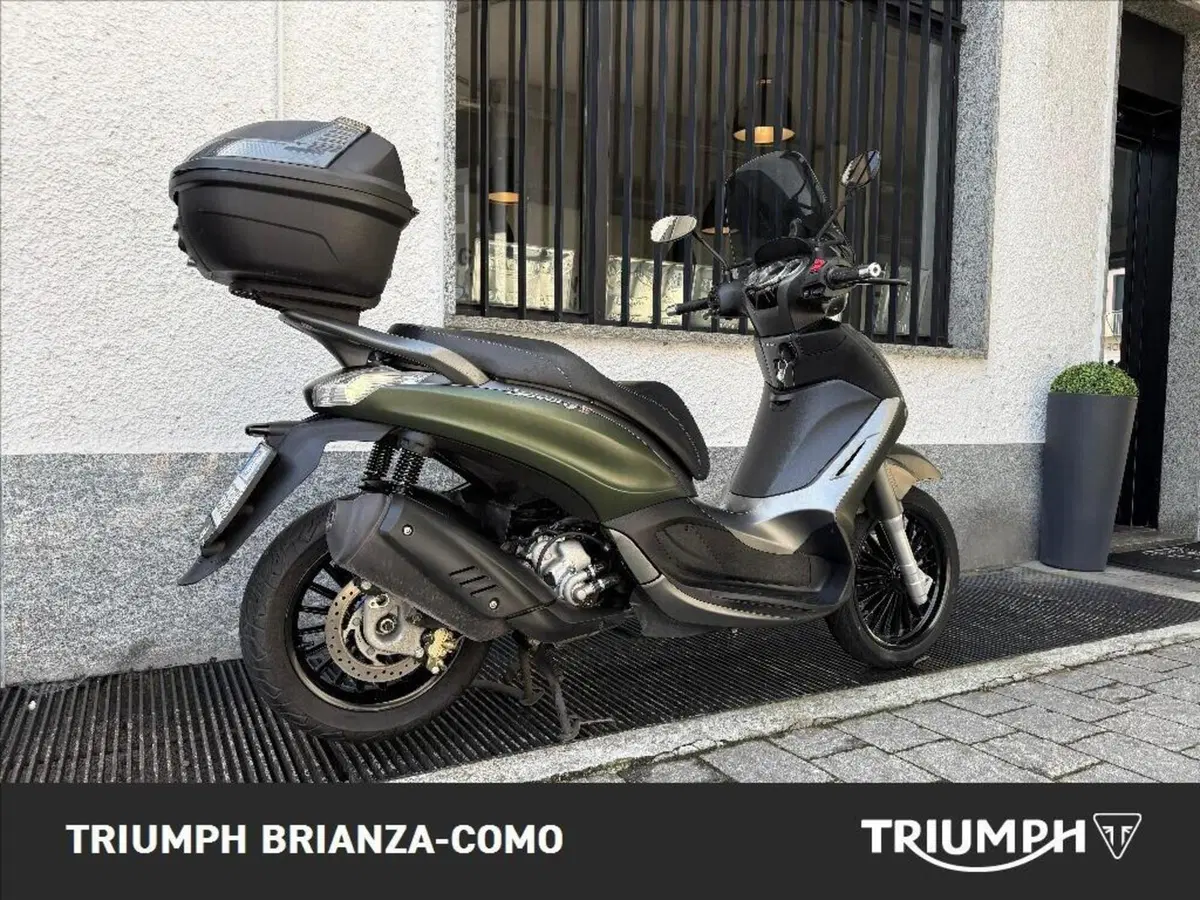 Piaggio Beverly 300 i.e. ABS-ASR (2016 - 20) (2)