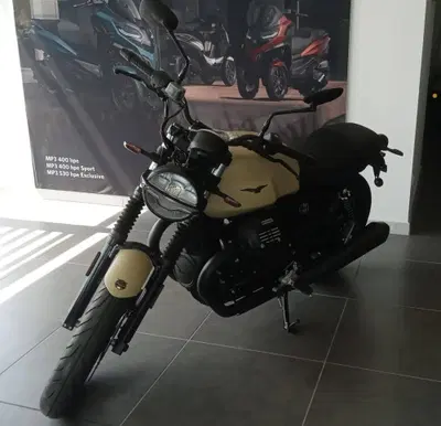 Moto Guzzi V7 Stone (2025 - 26) nuova