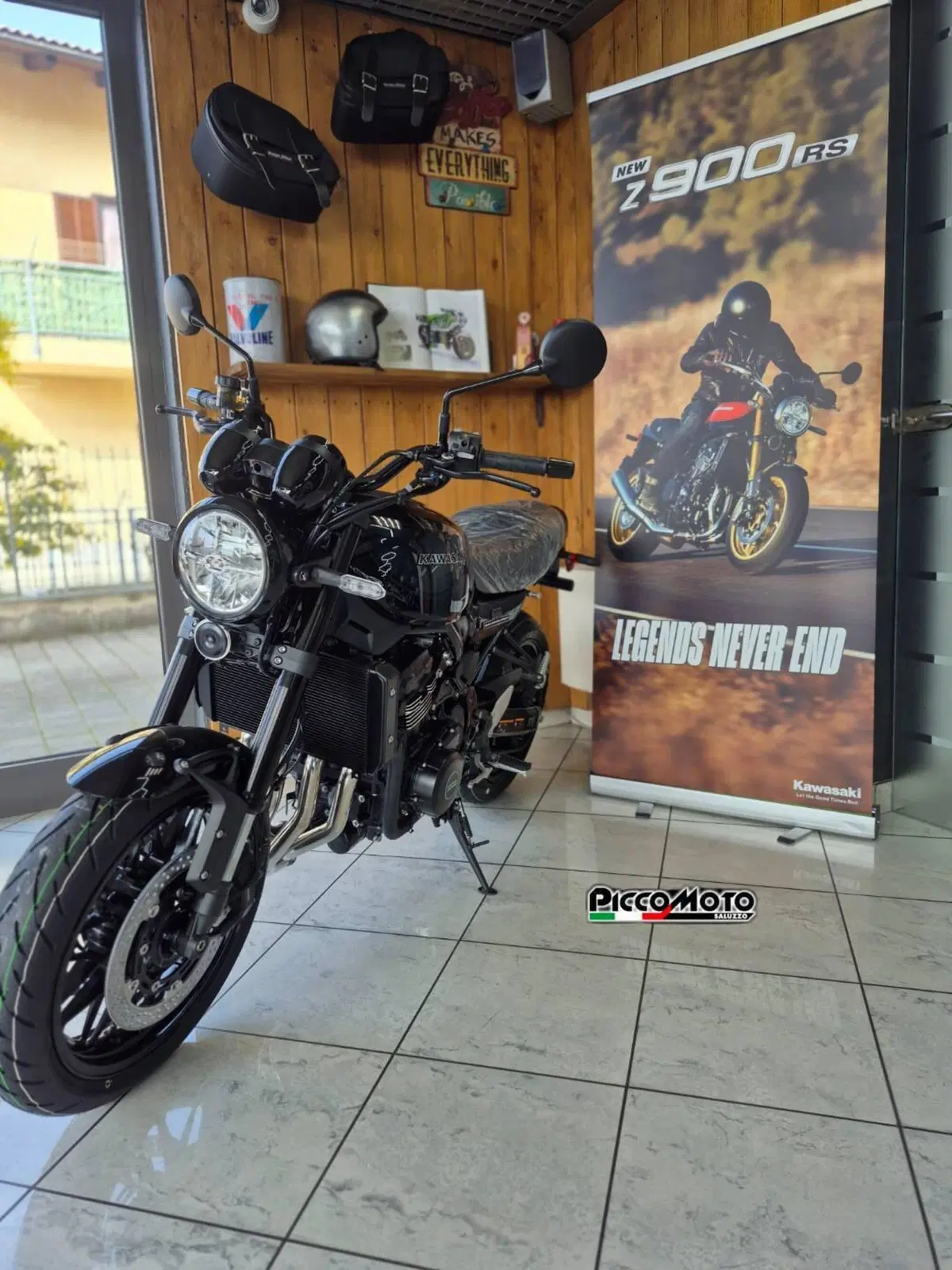 Kawasaki Z 900 RS Black Ball Edition (2026) (4)