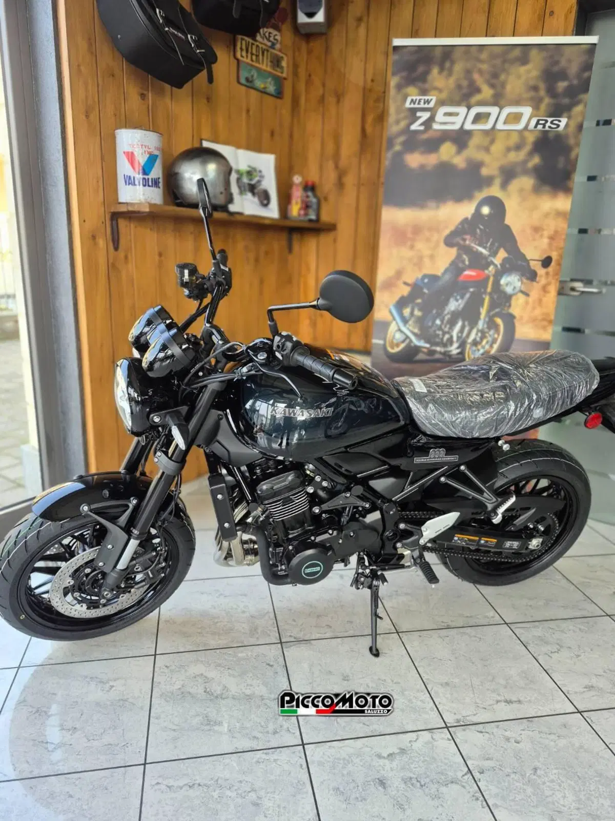 Kawasaki Z 900 RS Black Ball Edition (2026) (7)