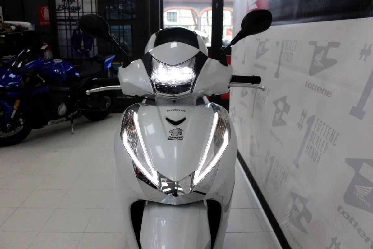 Honda SH 300 i ABS (2016 - 20) (4)