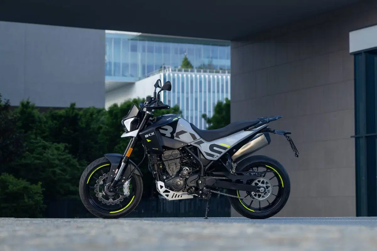Benelli BKX 300 S (2026) (2)