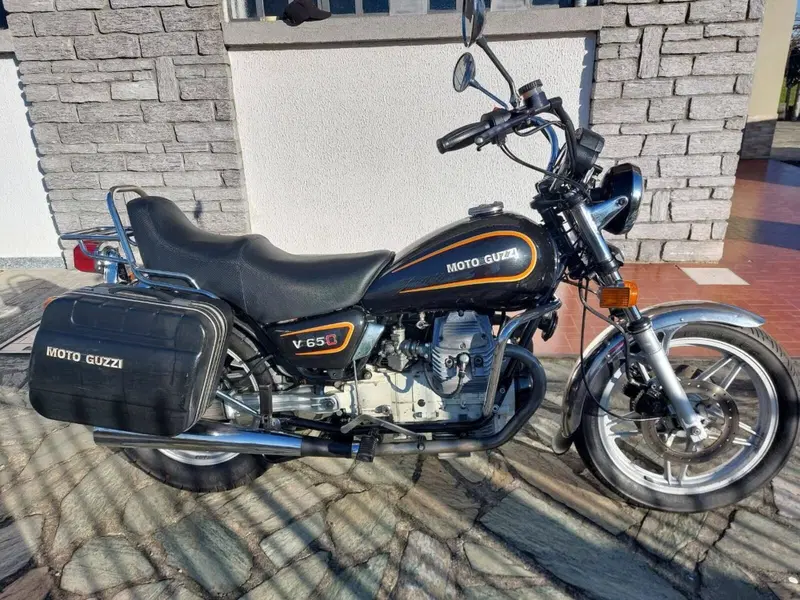 Moto Guzzi V65C 
