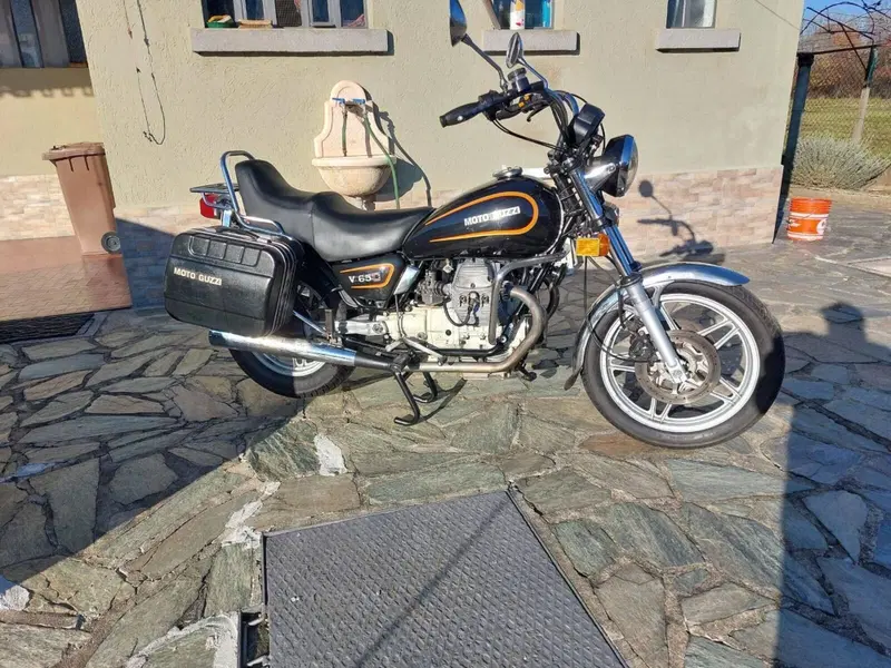 Moto Guzzi V65C  (2)
