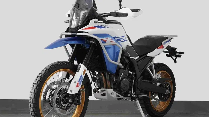 Kove 800X cambia volto: trapela un'immagine del possibile restyling