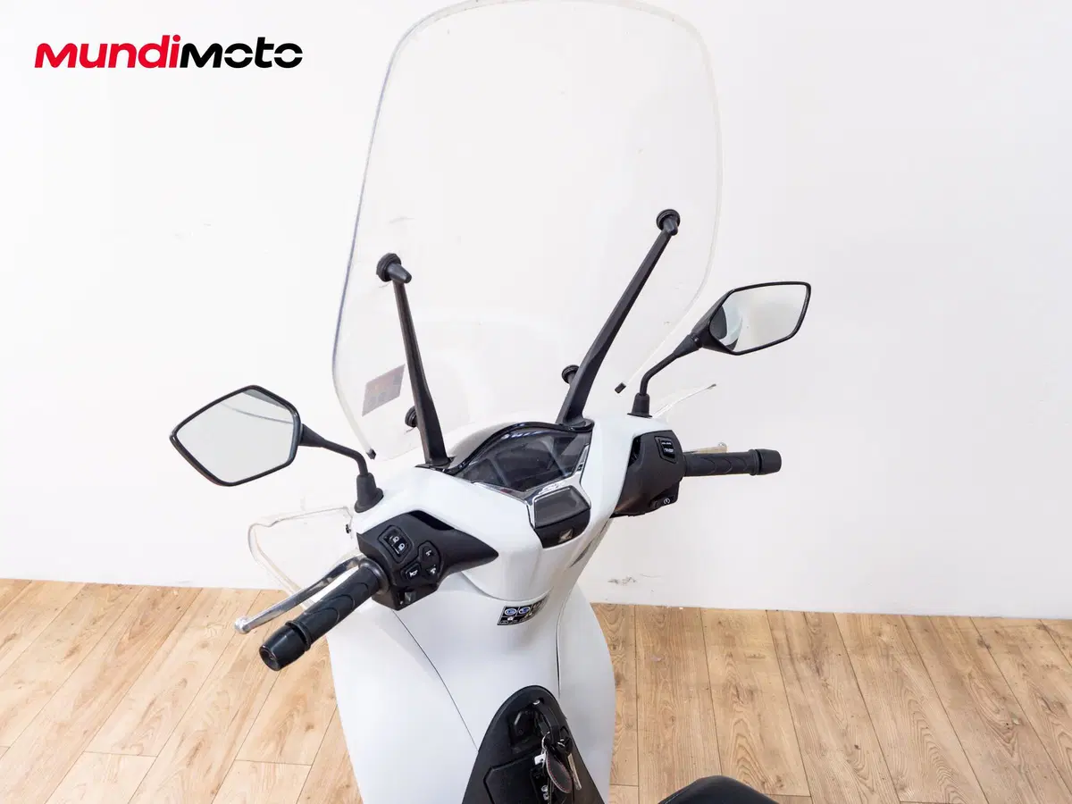 Honda SH 150i Sport (2024 - 25) (11)