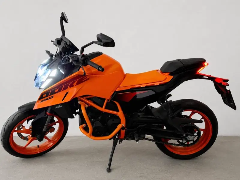 KTM 390 Duke (2024 - 25) (2)