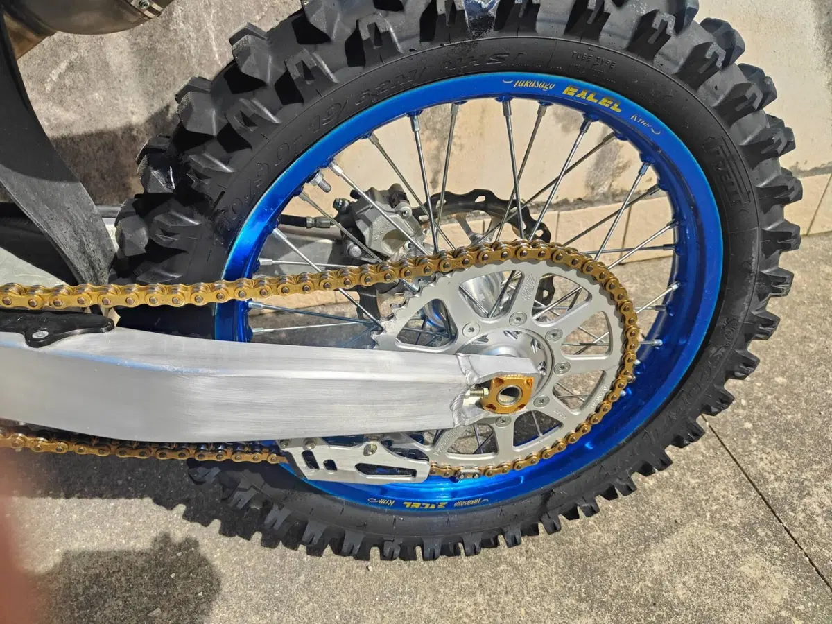 Tm Moto MX 450 ES Fi 4T (2026) (4)