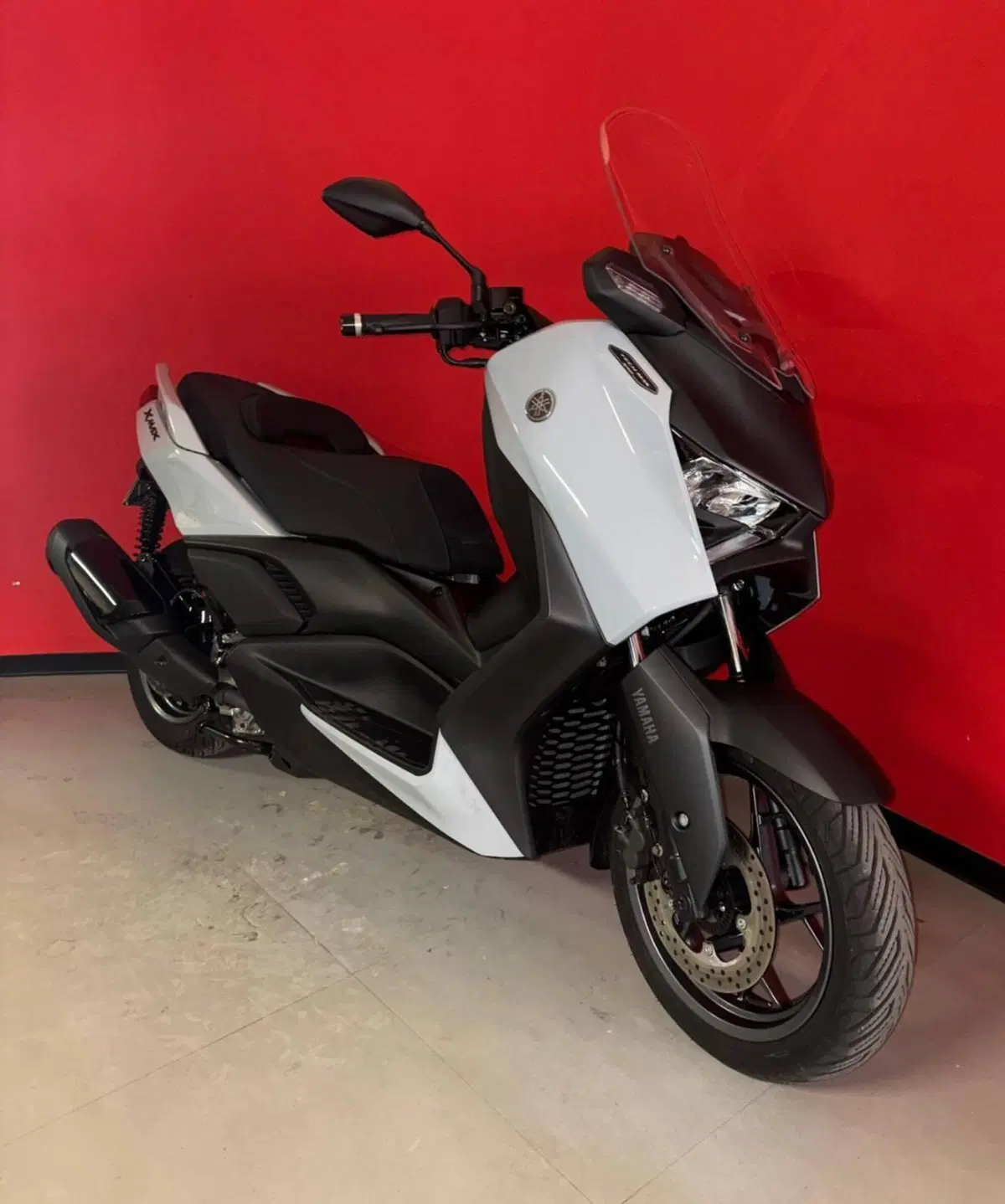Yamaha X-Max 300 Tech Max (2025 - 26) (2)