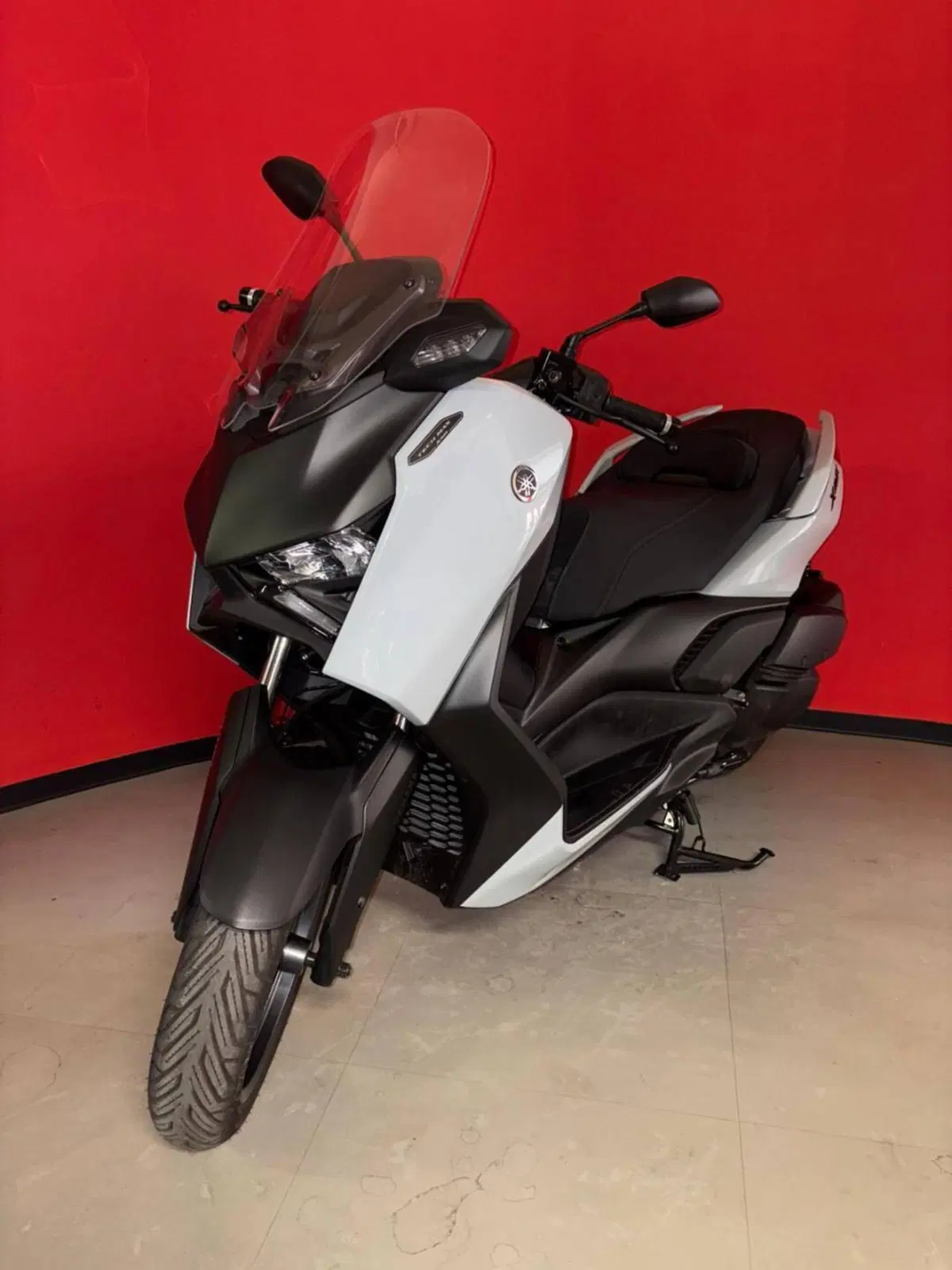 Yamaha X-Max 300 Tech Max (2025 - 26) (4)