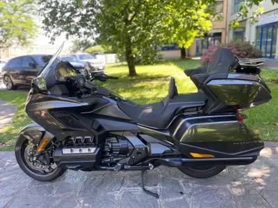 Honda GL 1800 Gold Wing Tour DCT &amp; Airbag (2022 - 24) usata