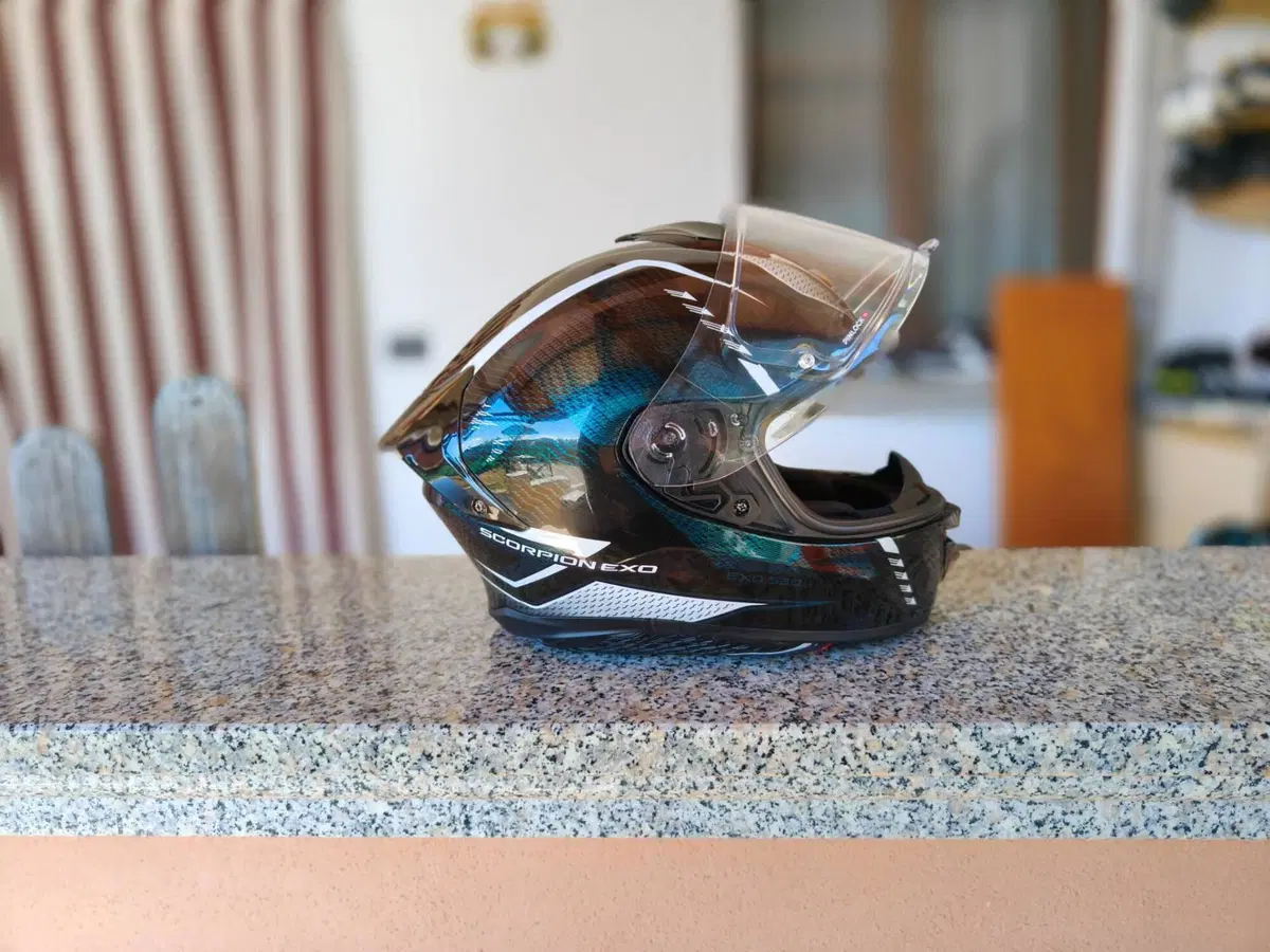 Casco Scorpion Helmets