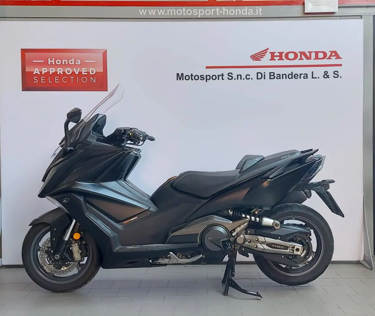 Kymco AK 550 ETS (2021 - 26) (2)