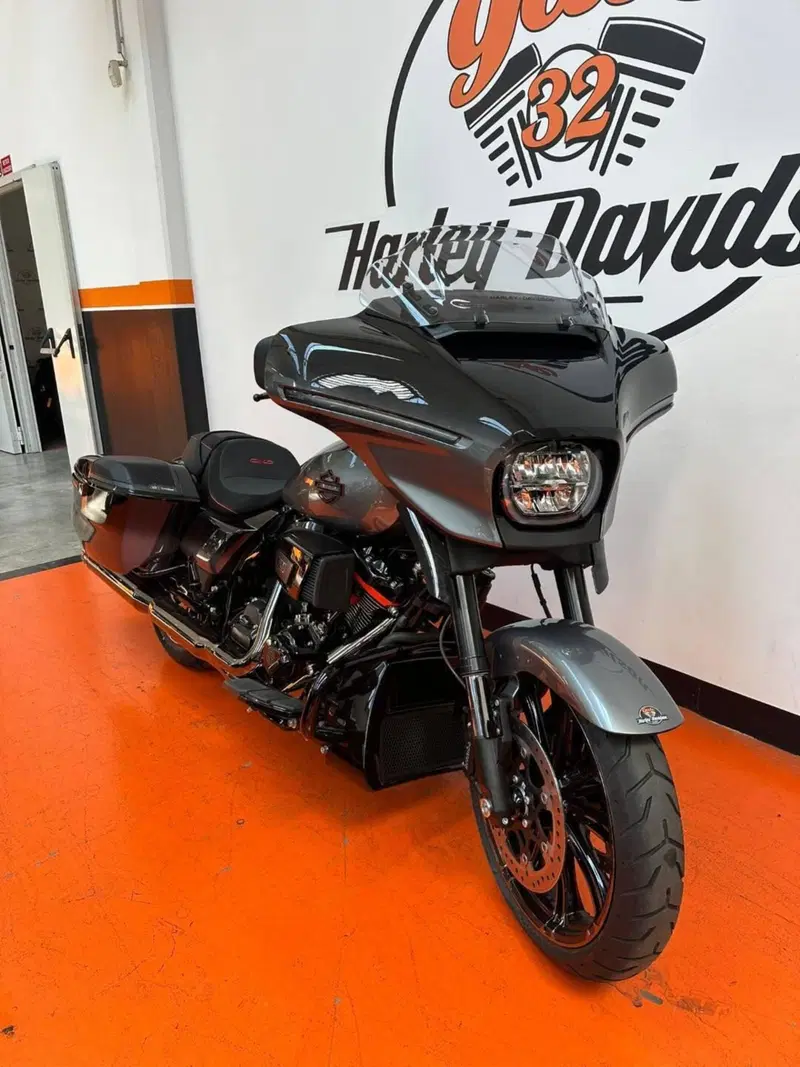 Harley-Davidson CVO Street Glide (2025) (2)