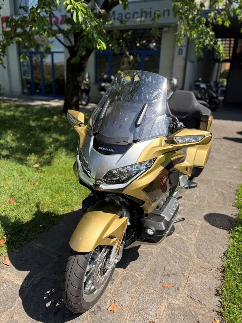Honda GL 1800 Gold Wing Tour 50° Anniversario (2025 - 26) (3)