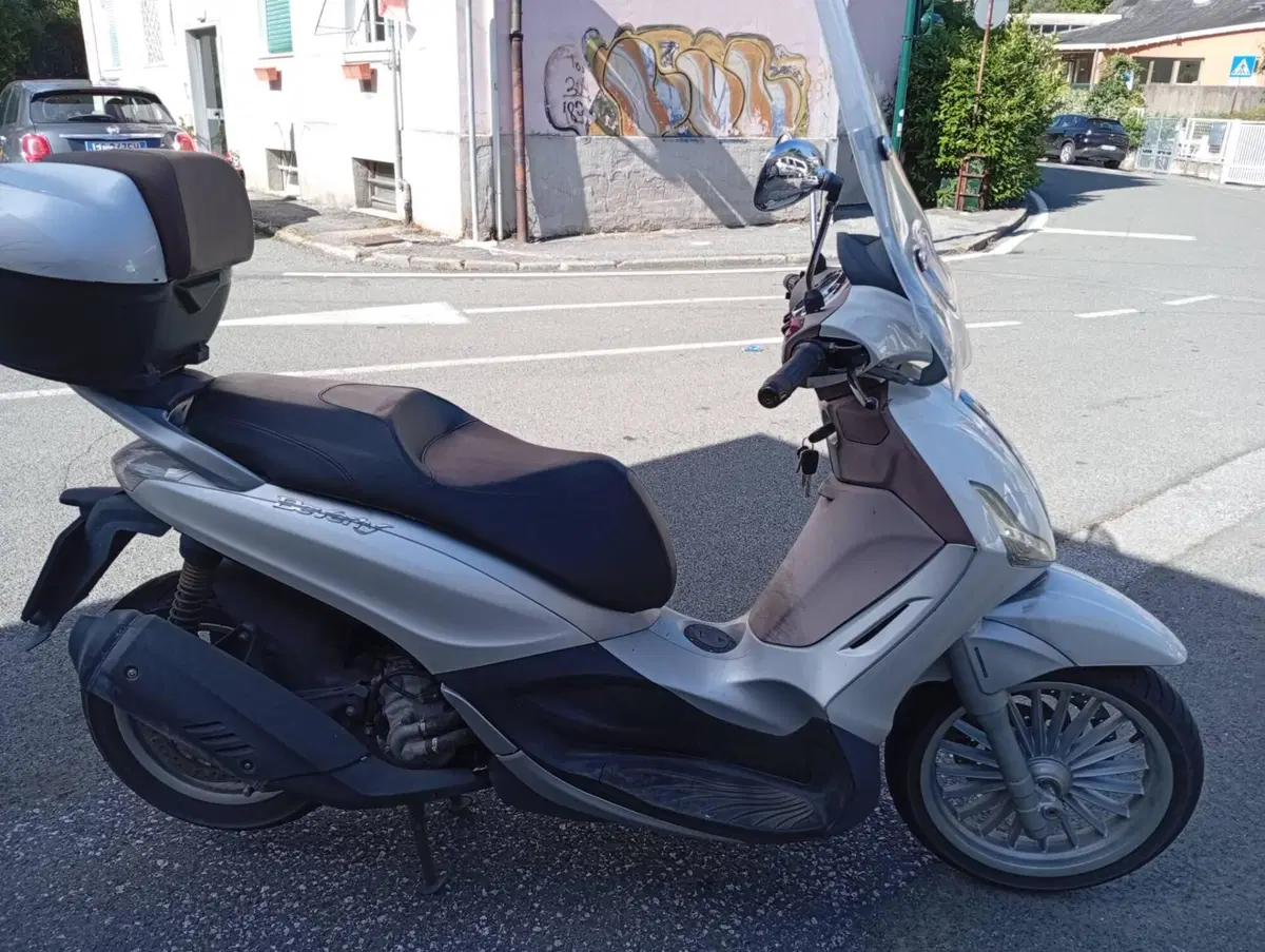Piaggio Beverly 300 i.e. ABS-ASR (2016 - 20) (5)
