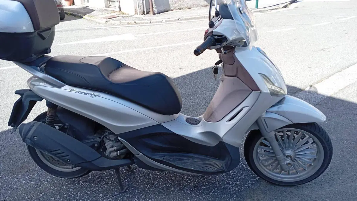 Piaggio Beverly 300 i.e. ABS-ASR (2016 - 20) (7)