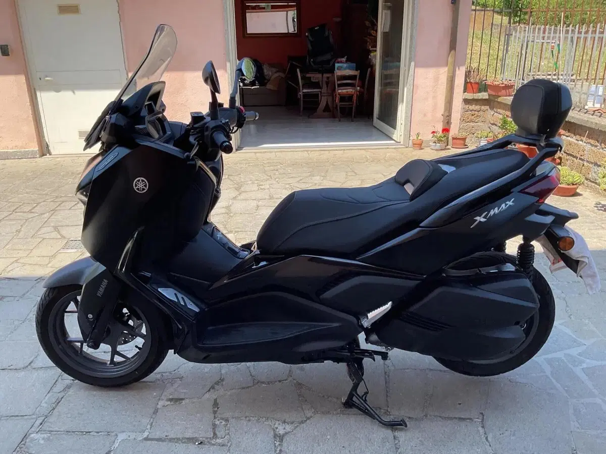 Yamaha X-Max 300 (2021 - 24) (2)