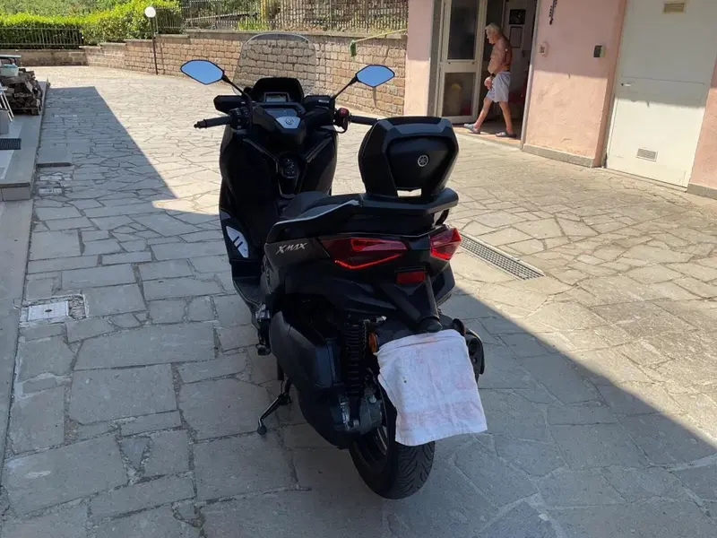 Yamaha X-Max 300 (2021 - 24) (3)