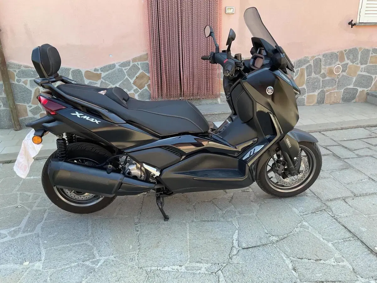 Yamaha X-Max 300 (2021 - 24) (4)