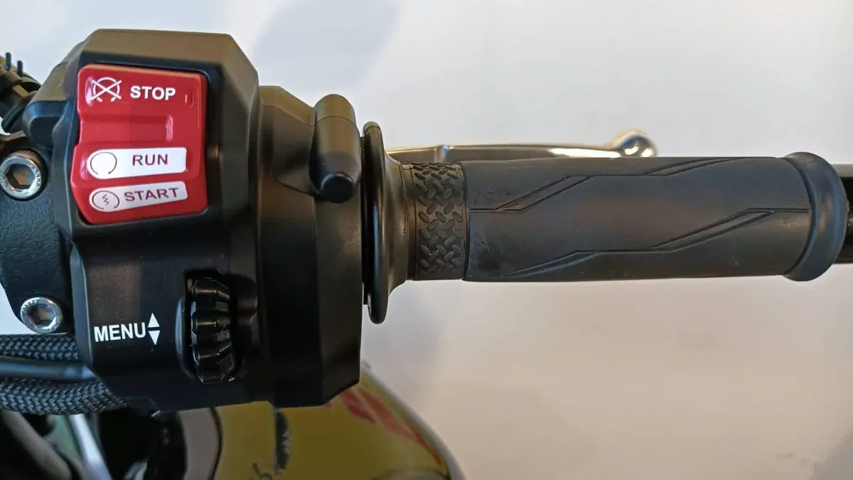 Yamaha MT-10 (2022 - 26) (10)