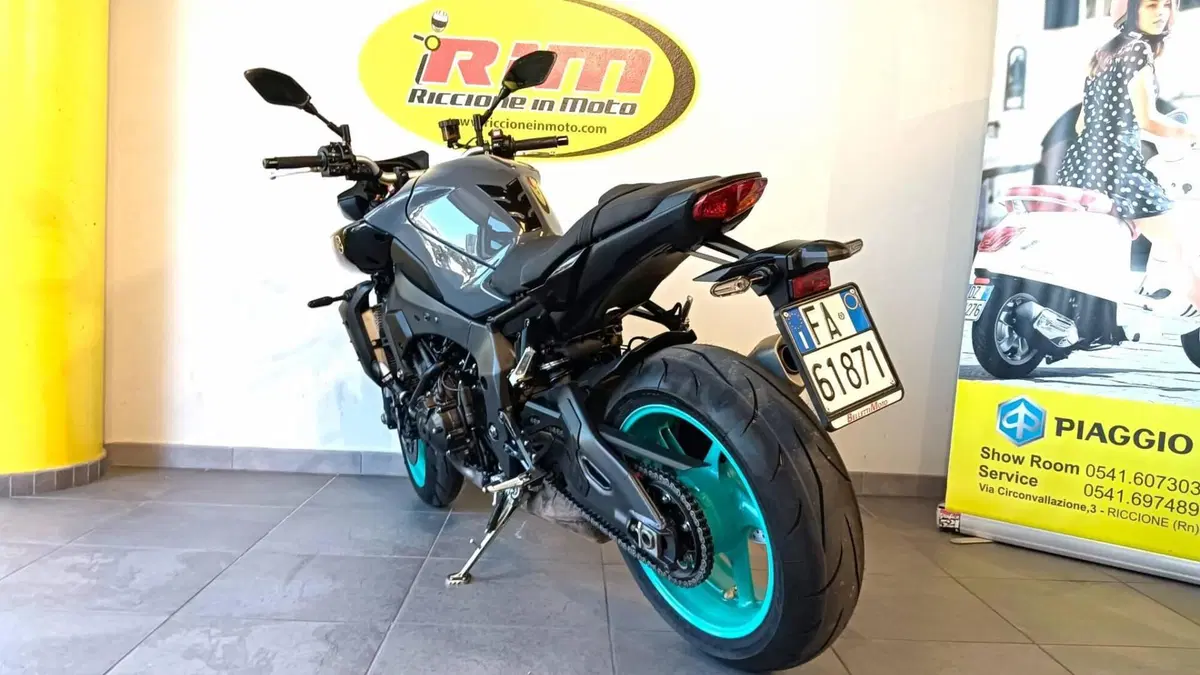 Yamaha MT-10 (2022 - 26) (5)
