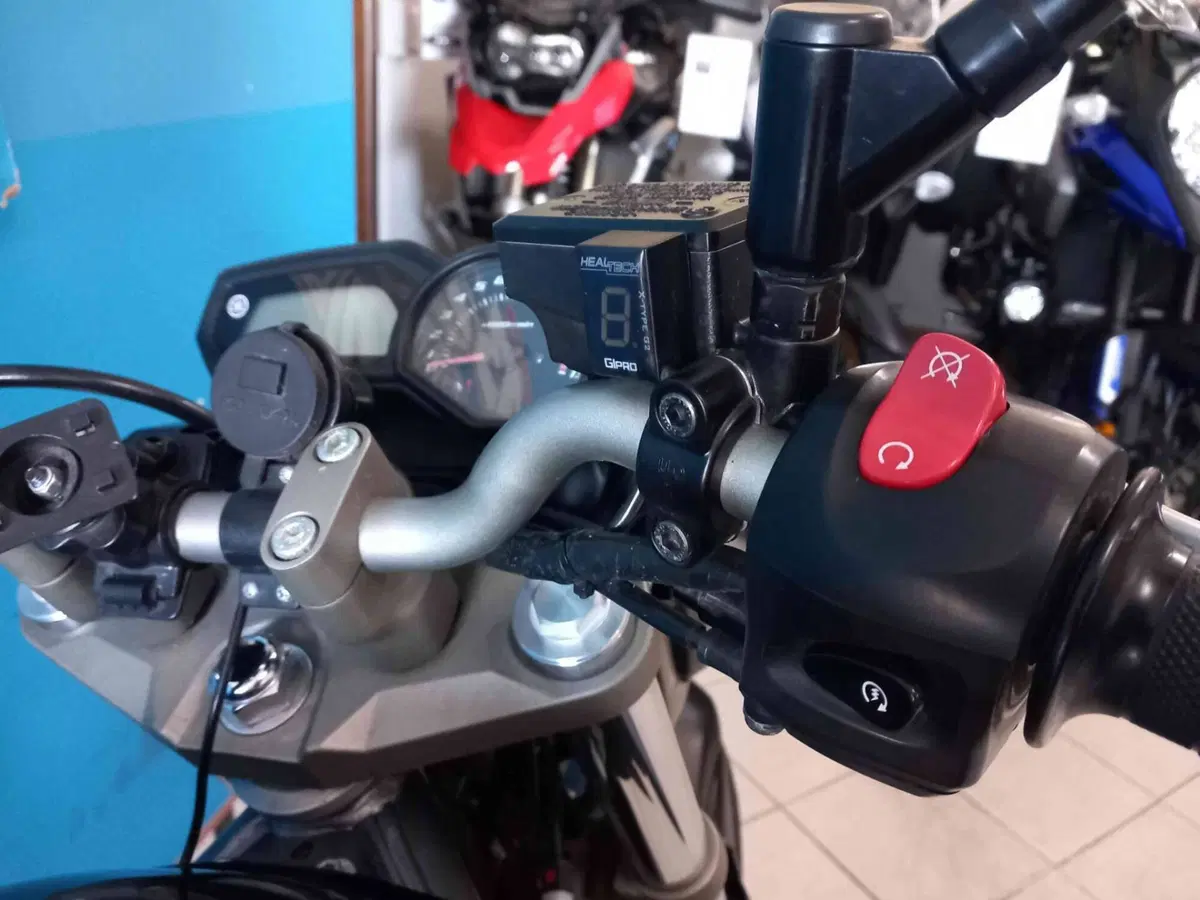 Yamaha XJ6 (2008 - 15) (14)