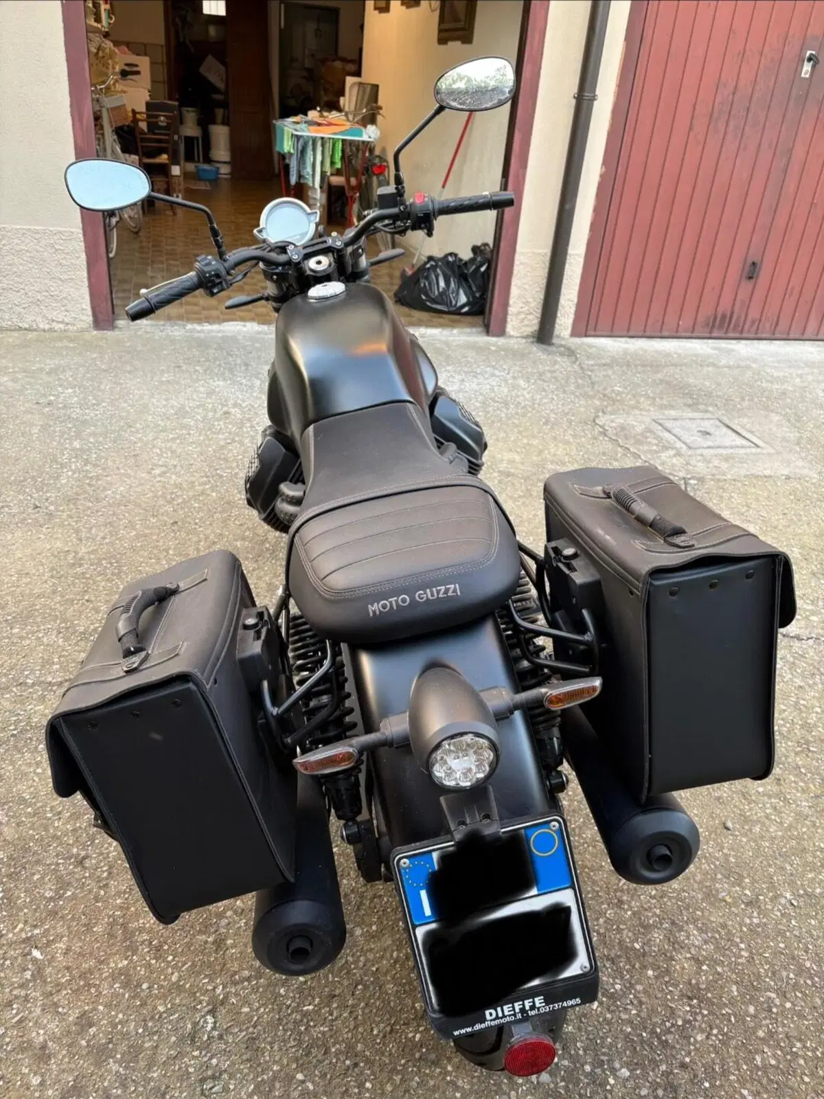 Moto Guzzi V7 Special (2021 - 24) (7)