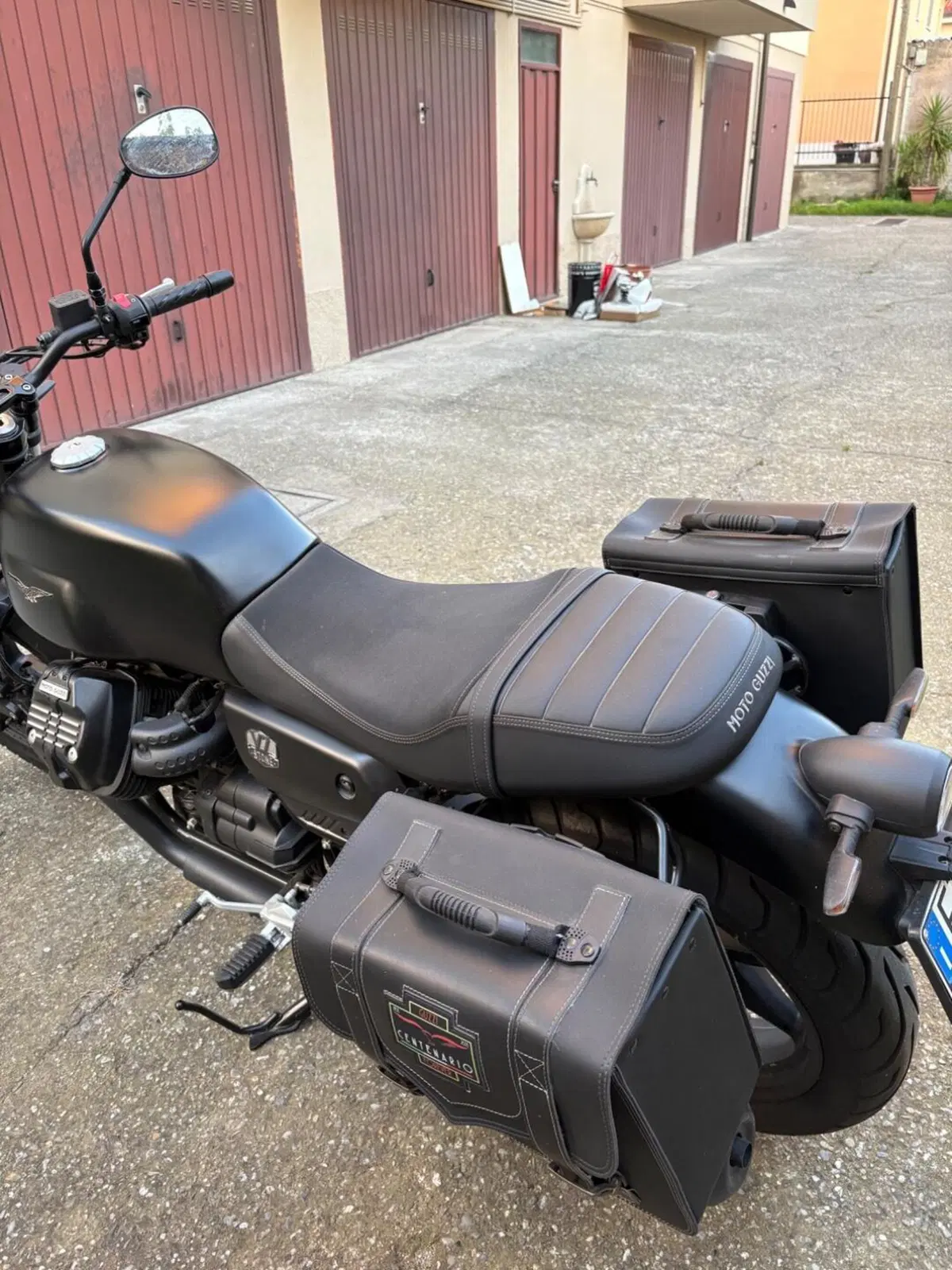 Moto Guzzi V7 Special (2021 - 24) (8)
