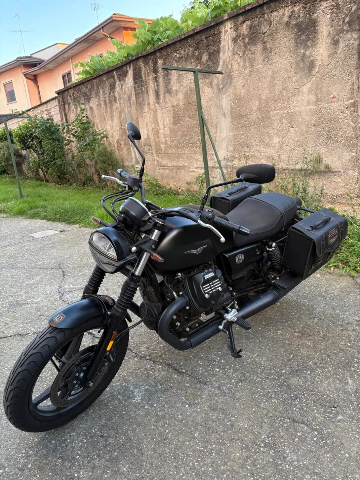 Moto Guzzi V7 Special (2021 - 24) (10)