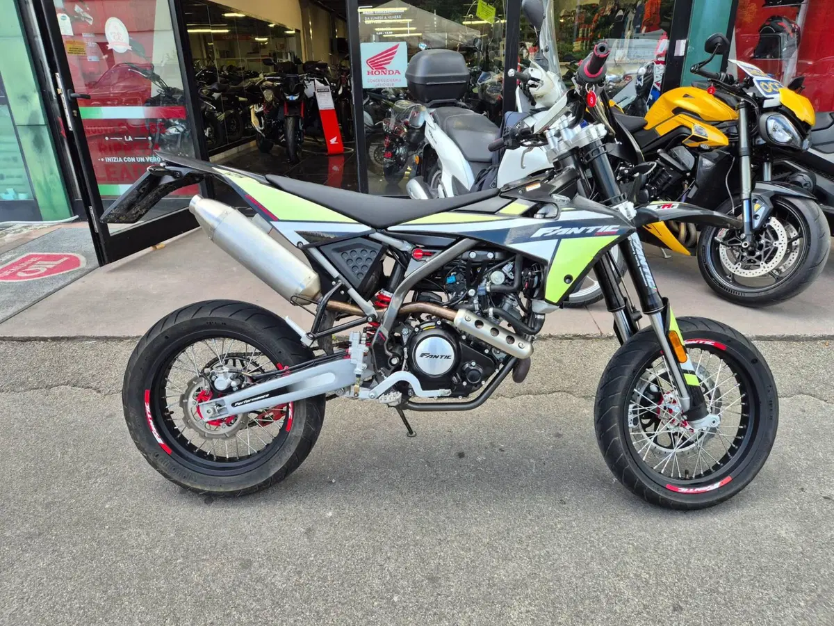 Fantic Motor XMF 125 Motard Performance 4T (2023 - 24)