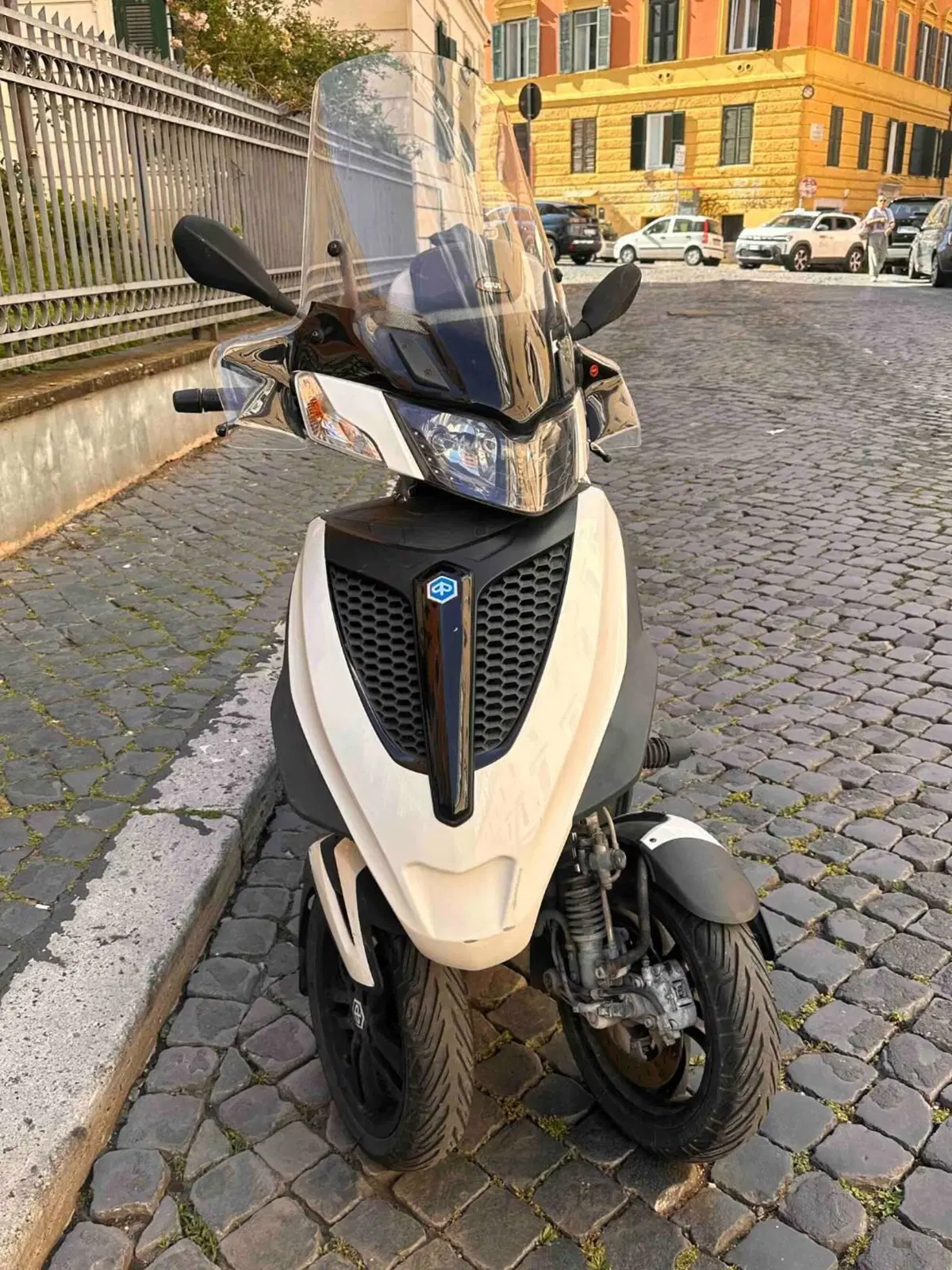Piaggio Mp3 300 ie Yourban ERL (2011 - 17) (6)